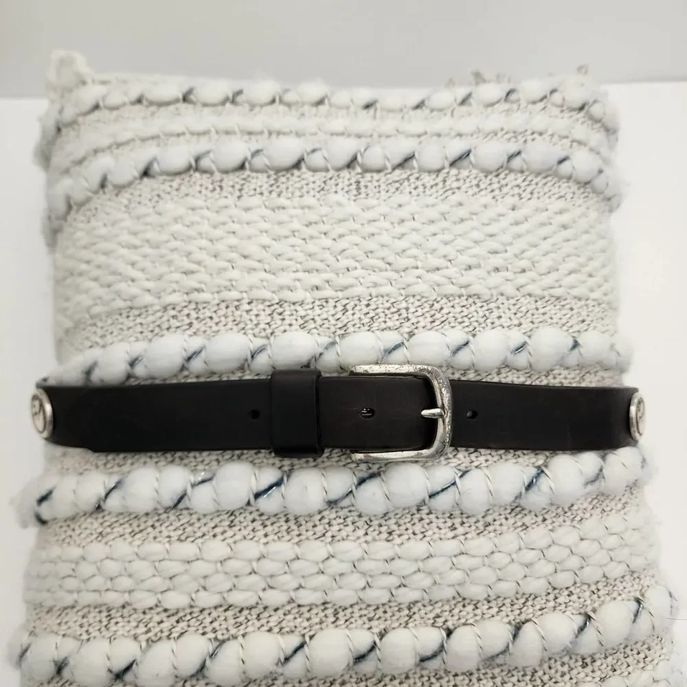 Iowa‎ Hawkeyes Black Leather Belt with metal ornaments around belt Size 34